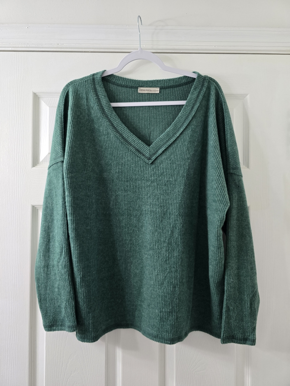 NWOT Zenana Brushed Microfiber Long Sleeve V-Neck Green Top - Large
